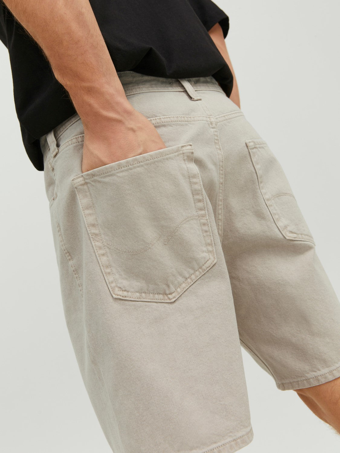 JJICHRIS 492 Loose Fit Shorts